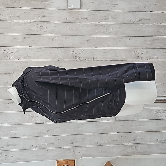 Athleta Run On Windbreaker light jacket Size  XS - Picture 5 of 11